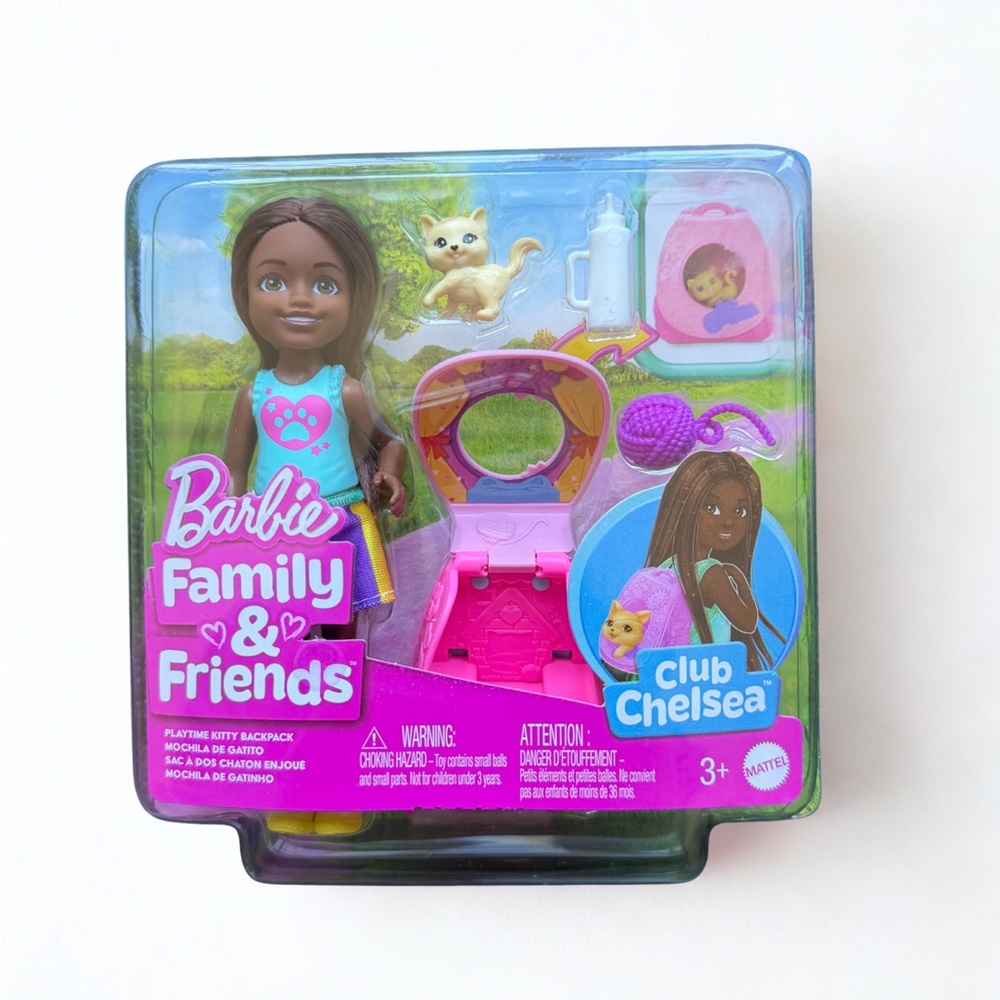 Barbie Club Chelsea Doll with Pink Accessories - Picture 2 of 3
